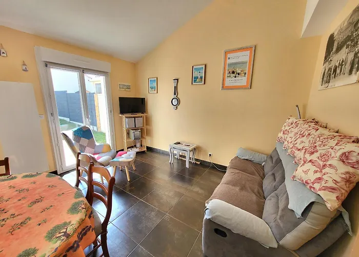 Holiday home Belle Maison 4p, Jardin, Wifi, Parking, Proche Gare Aux Sables D'olonne - Fr-1-92-890 Les Sables-d'Olonne